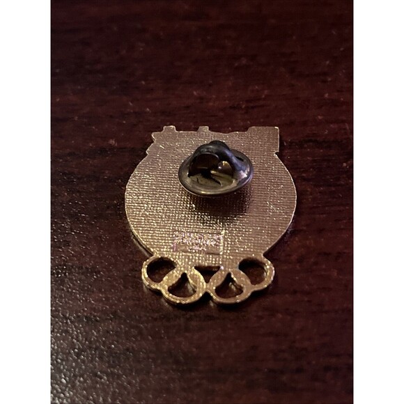Vintage Kodak Worldwide Sponsor Volleyball Olympics Lapel Hat Pin - Picture 3 of 3